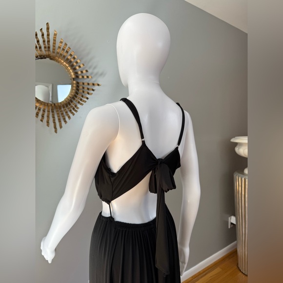 Lulu’s - Sultry Something Black Backless Maxi Dress - Picture 9 of 12